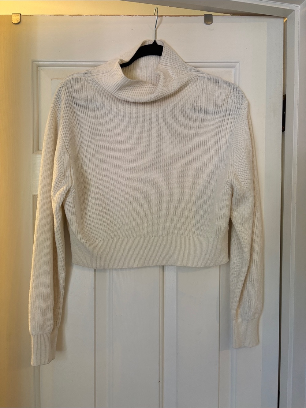 Wilfred Cropped Turtleneck Sweater